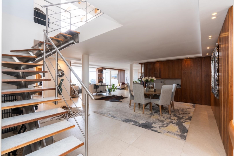 To Let 4 Bedroom Property for Rent in Fresnaye Western Cape